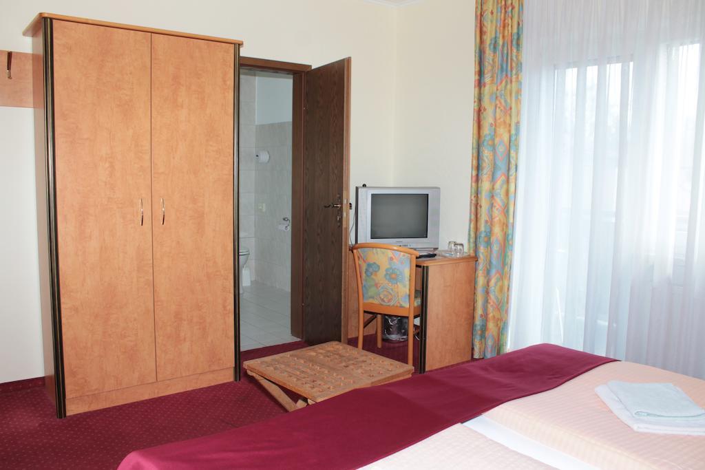 Garni Zum Adler Gensingen Quarto foto