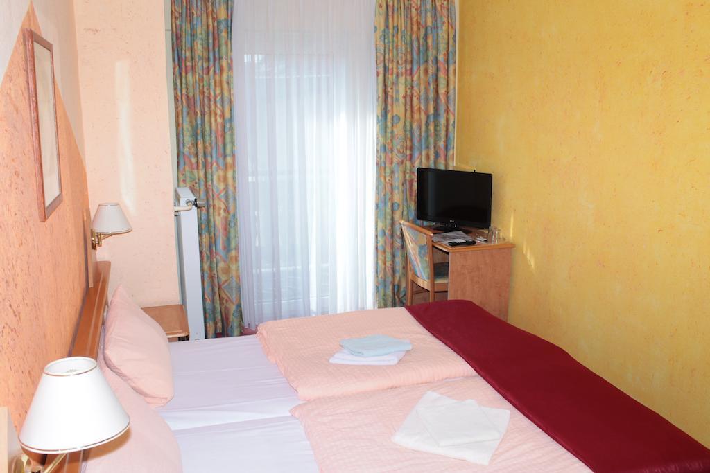 Garni Zum Adler Gensingen Quarto foto